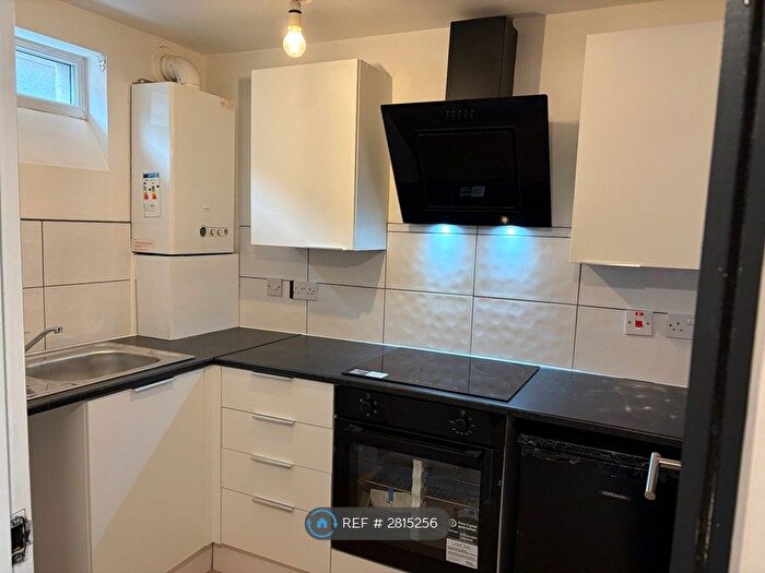 2 Bedroom Flat To Rent In Kirkintilloch, Glasgow, G66