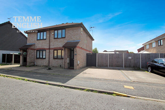 2 Bedroom Semi-Detached House For Sale In Stanmore Road, Wickford, Essex, SS11