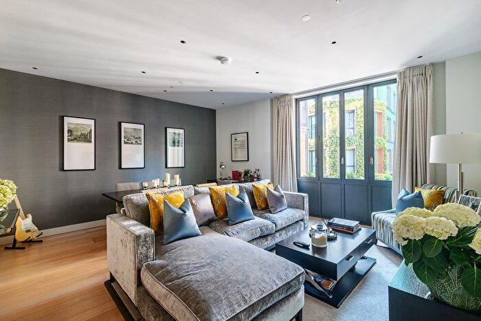 1 Bedroom Flat To Rent In Floral Court, Covent Garden, WC2E