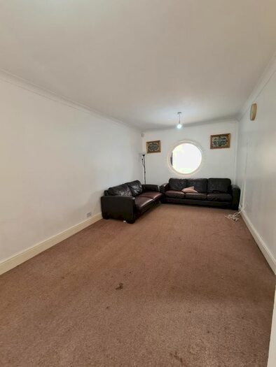 3 Bedroom Semi-Detached House To Rent In Southern Road, Birmingham, B8