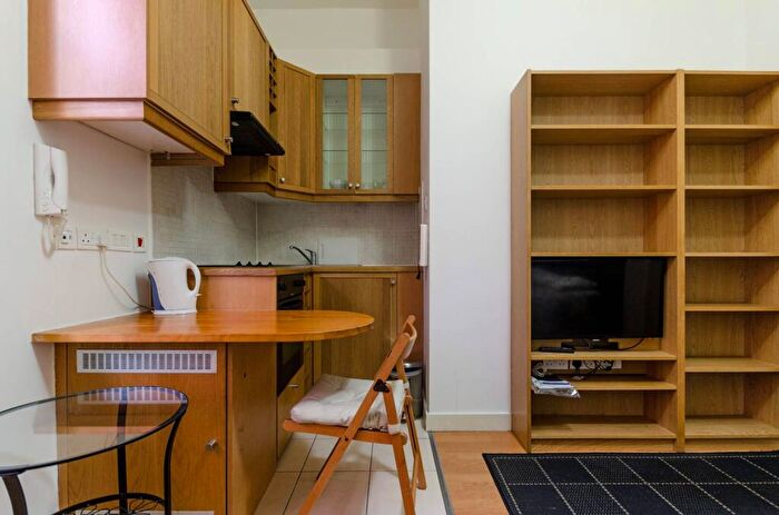 Studio To Rent In Finchley Road, Hampstead, London, NW3