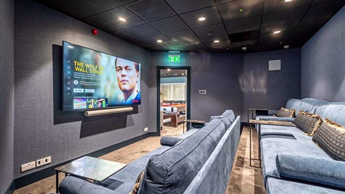 1 Bedroom Flat To Rent In Circus Apartments, West Ferry Circus, E14