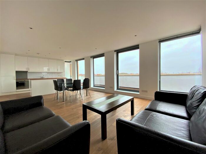 2 Bedroom Flat To Rent In Clapham Park Road, Clapham SW4