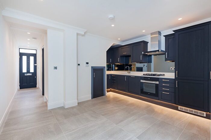 4 Bedroom Terraced House To Rent In Mayfield Road, London, E17