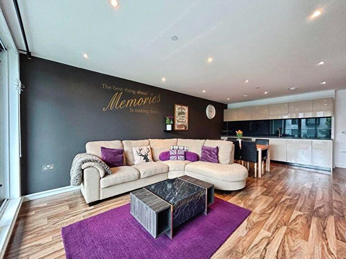2 Bedroom Apartment For Sale In Munday Street, Manchester, M4