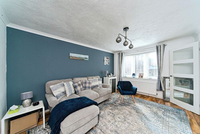 2 Bedroom Detached House For Sale In Windsor Close, Eastbourne, BN23