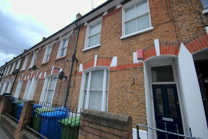 1 Bedroom Flat To Rent In Burchell Road, London, SE15