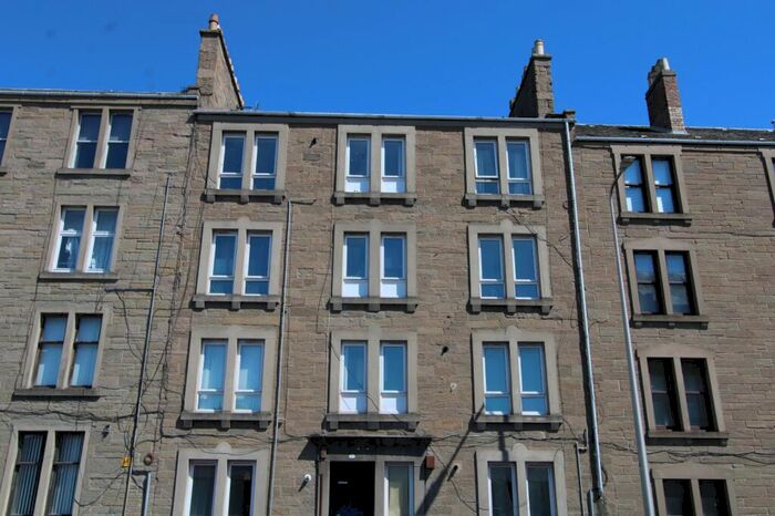 Flat To Rent In Strathmartine Road, Dundee, DD3