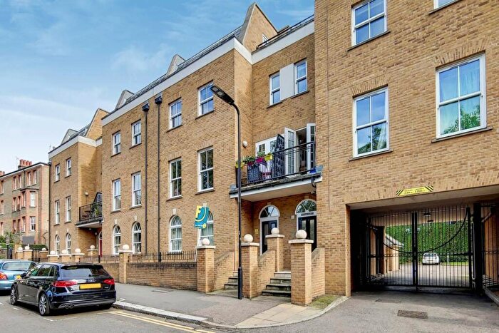 1 Bedroom Flat To Rent In Clapton Square, Hackney, London, E5