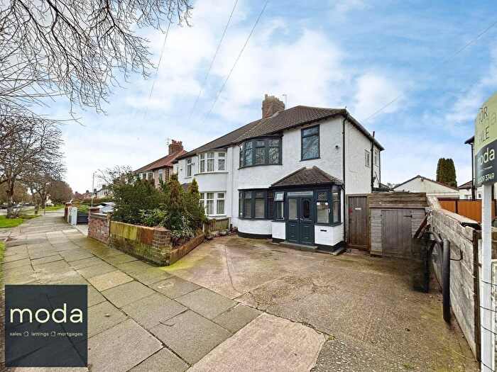 3 Bedroom Semi Detached House For Sale In Thingwall Road, Liverpool, L15