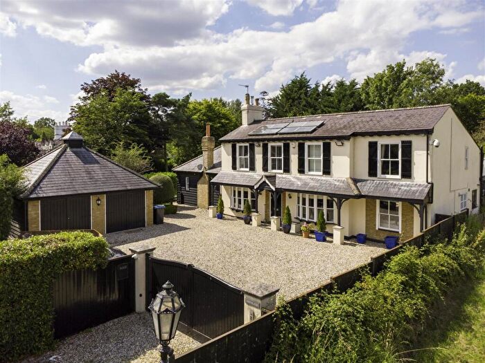 4 Bedroom Detached House To Rent In Tylers Causeway, Newgate Street, SG13