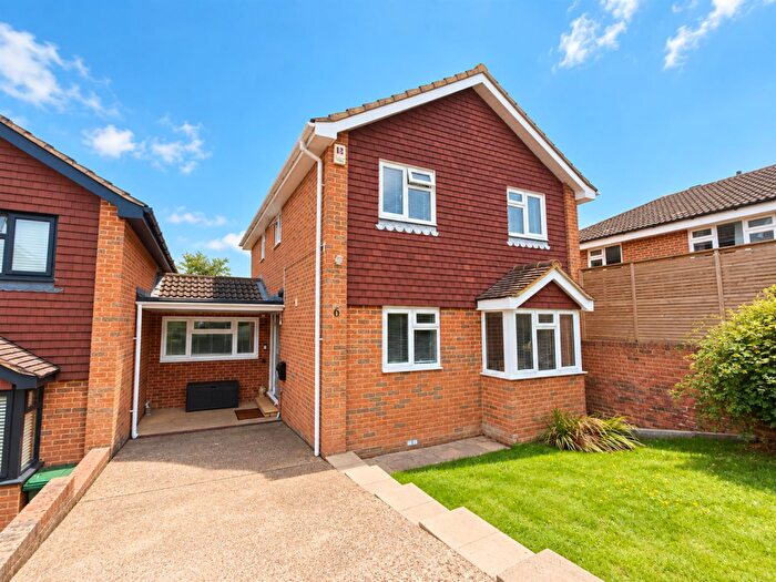 5 Bedroom Detached House For Sale In Heathdown Close, Peacehaven, BN10