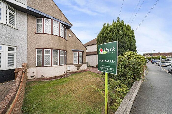3 Bedroom Semi Detached House For Sale In Steynton Avenue, Bexley, DA5