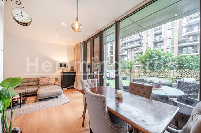 3 Bedroom Apartment For Sale In Kilburn Park Road, London, NW6
