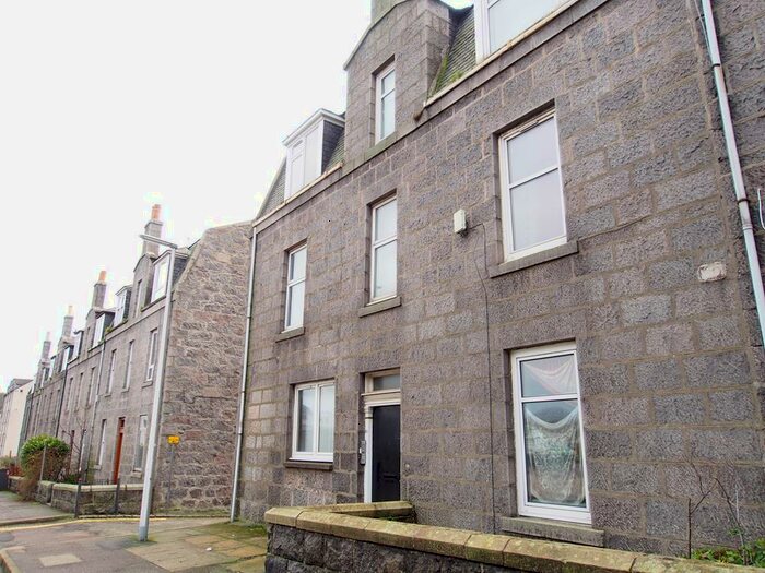 1 Bedroom Flat To Rent In Merkland Road East, Top Floor, AB24