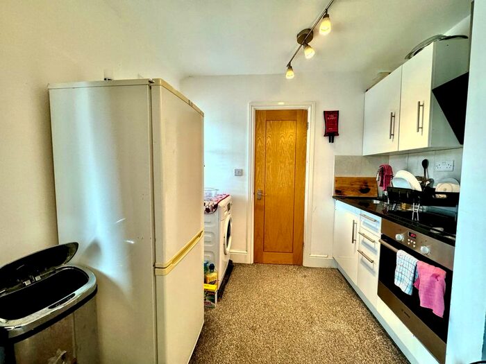 Studio To Rent In Layfield Road, London, NW4