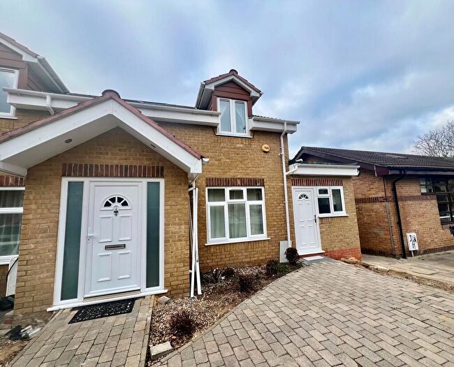 Studio To Rent In Andrews Close, Harrow, HA1