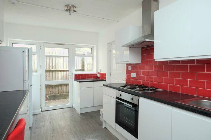 6 Bedroom Semi-Detached House To Rent In Southall Avenue, Brighton, BN2