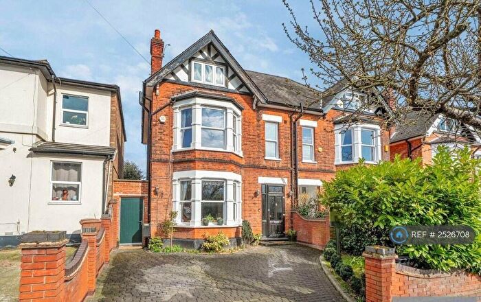 5 Bedroom Semi-Detached House To Rent In Junction Road, Romford, RM1