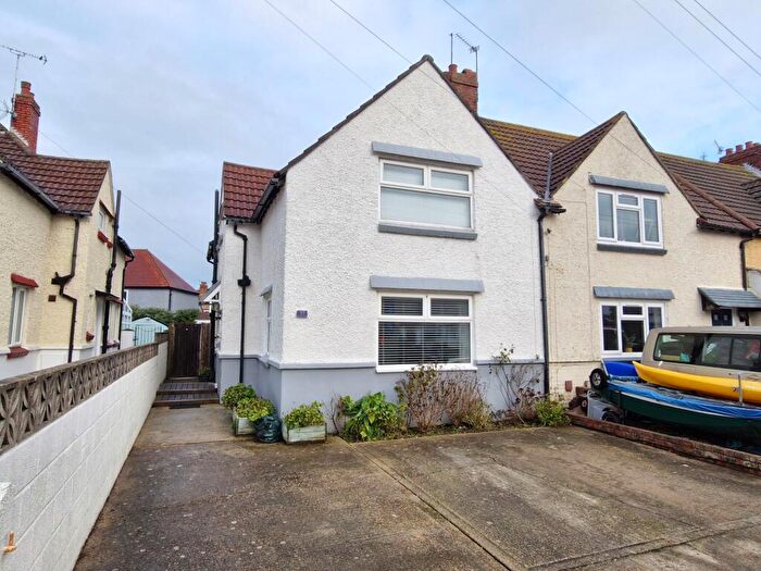 3 Bedroom End Of Terrace House For Sale In Cadnam Road, Southsea, PO4