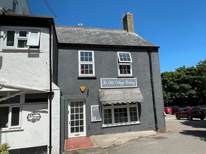 2 Bedroom Apartment For Sale In Broad Street, Lyme Regis, Dorset, DT7