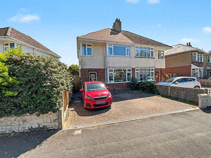 3 Bedroom Semi Detached House For Sale In Christchurch, BH23