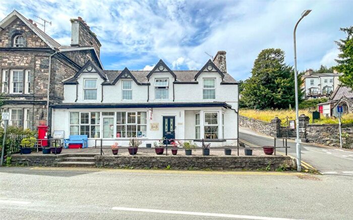 7 Bedroom Semi-Detached House For Sale In Trefriw, Conwy, LL27