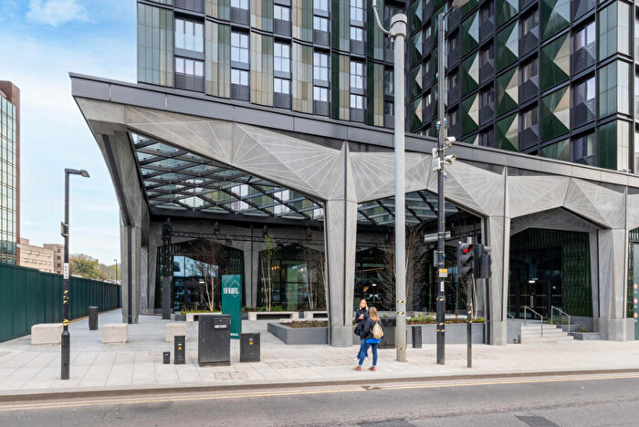 2 Bedroom Flat To Rent In Ten Degrees, Croydon, CR0