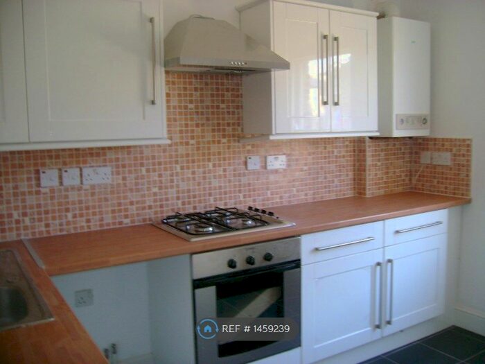 2 Bedroom Flat To Rent In London, London, SE27