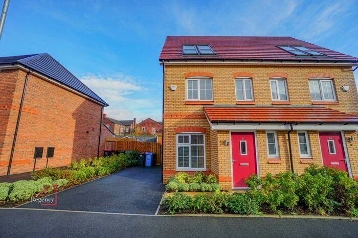 3 Bedroom Semi-Detached House To Rent In Aqueduct Way, Eccles, M30