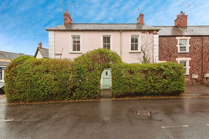 4 Bedroom End Of Terrace House For Sale In Parks Lane, Minehead, TA24