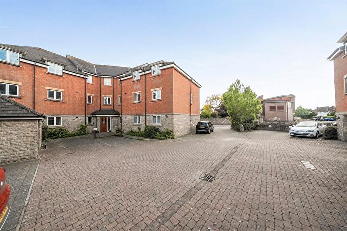 2 Bedroom Flat For Sale In Culvers Road, Keynsham, Bristol, BS31