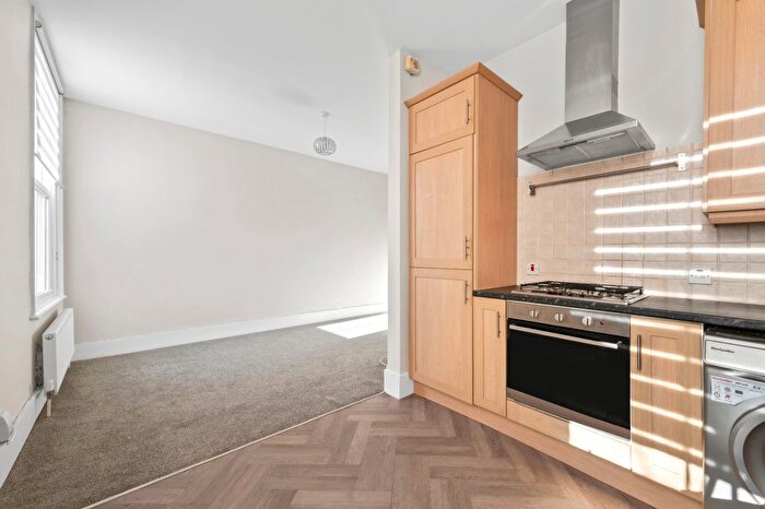 2 Bedroom Flat For Sale In Cottenham Park Road, London, SW20