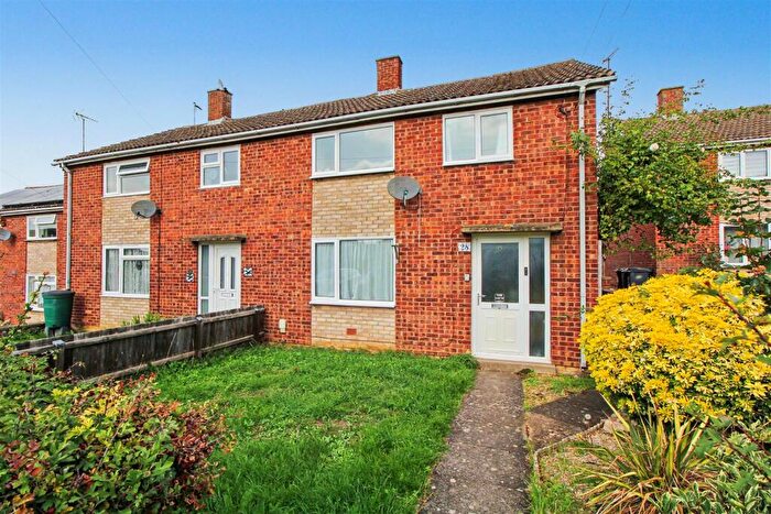 3 Bedroom End Of Terrace House To Rent In Heron Avenue, Thrapston, NN14