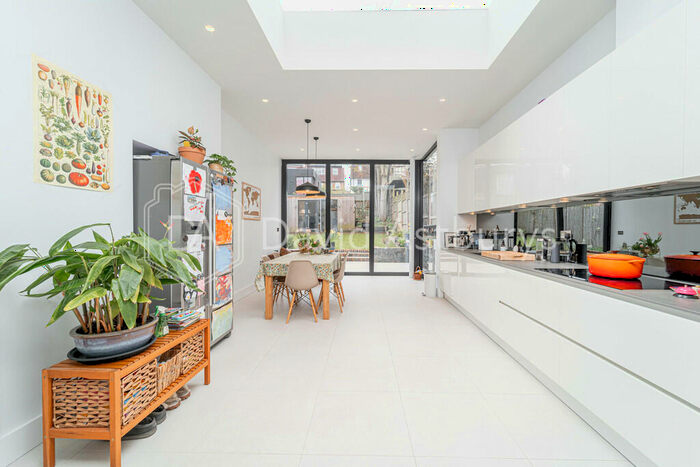 3 Bedroom Apartment To Rent In Cecile Park, Crouch End, London, N8