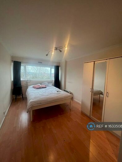 2 Bedroom Flat To Rent In Stanmore House, London, SE12