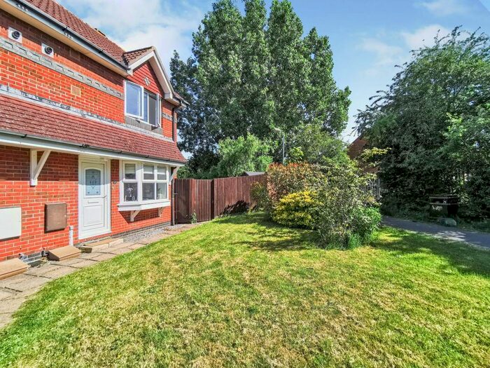 2 Bedroom End Terrace House To Rent In Cheviot Close, Trowbridge, BA14