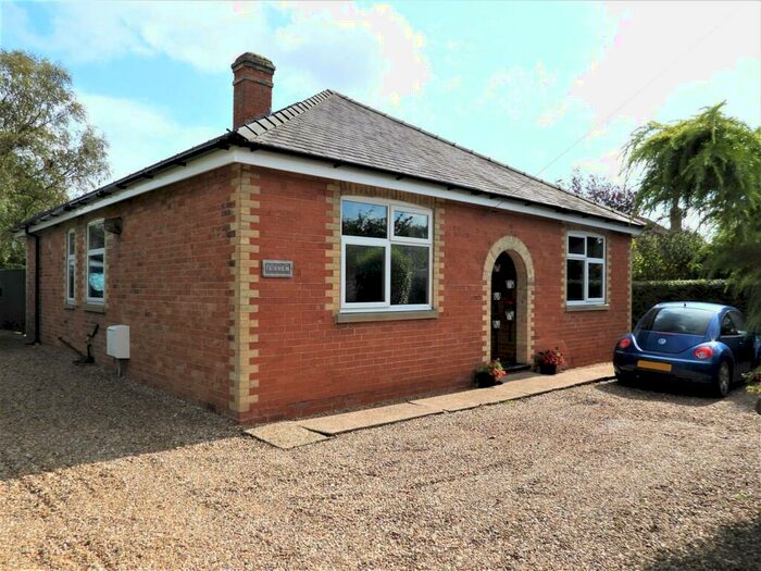 2 Bedroom Detached Bungalow For Sale In Station Road, Legbourne, Louth, LN11