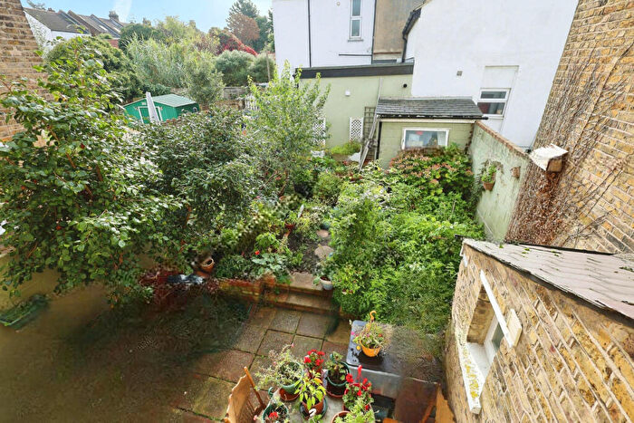 3 Bedroom Terraced House For Sale In Fairfax Drive, Westcliff-on-sea, SS0