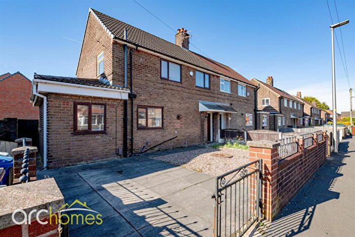 3 Bedroom Semi Detached House For Sale In Birchfield Avenue, Manchester, M46