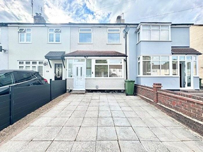 3 Bedroom Terraced House To Rent In Northumberland Avenue, Hornchurch, RM11