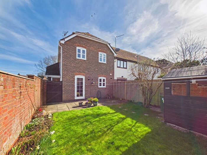 1 Bedroom Cluster House For Sale In Sloughbrook Close, Horsham, West Sussex, RH12