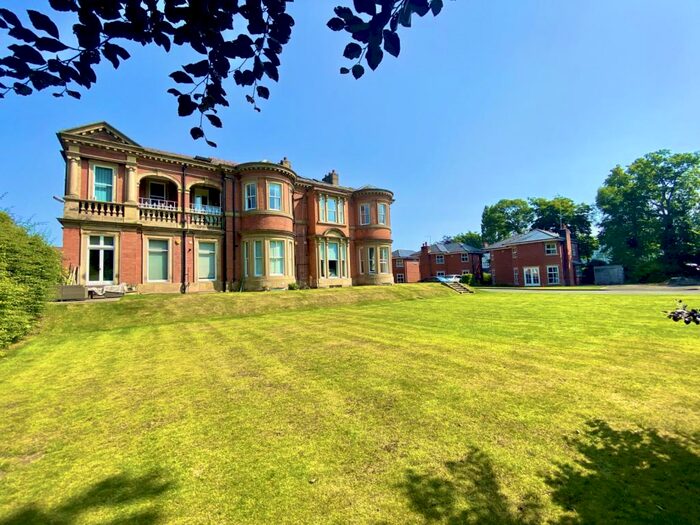 2 Bedroom Flat To Rent In Wilmslow Road, Didsbury, Manchester, M20