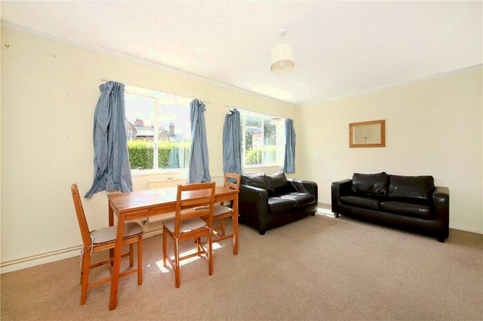 3 Bedroom Apartment To Rent In Radbourne Road, Balham, London, SW12