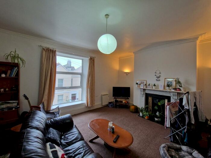 1 Bedroom Apartment To Rent In Radnor Street, Flat B, PL4