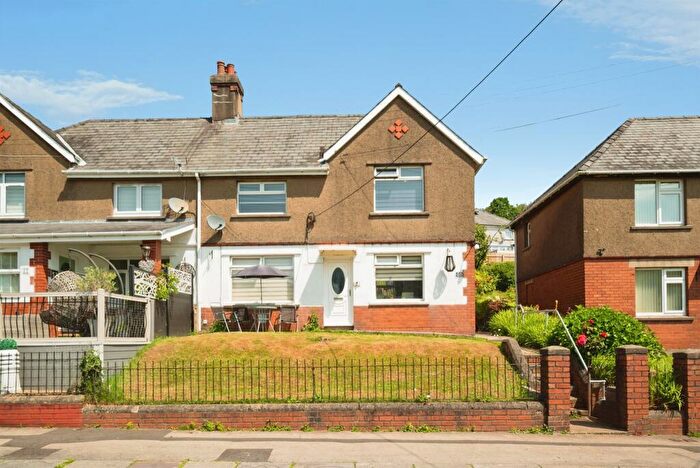 3 Bedroom Semi-Detached House For Sale In Waunddu, Pontnewynydd, Pontypool, NP4