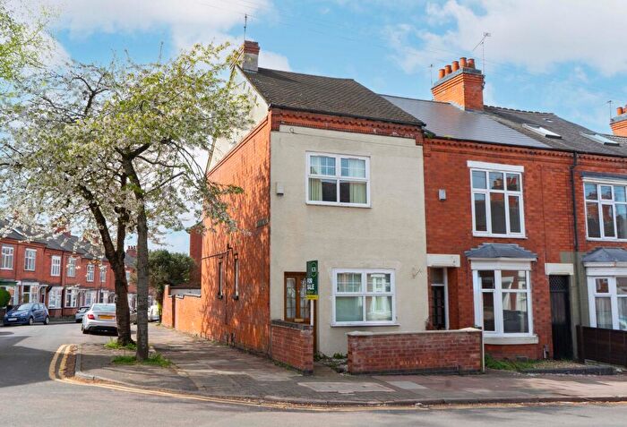 3 Bedroom End Of Terrace House To Rent In Lorne Road, Clarendon Park, Leicester, LE2