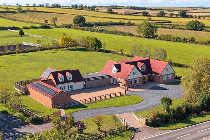 6 Bedroom Detached House For Sale In High Street, Tilbrook, Huntingdon, Cambridgeshire, PE28