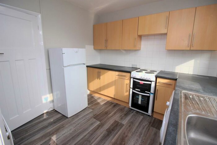 2 Bedroom House To Rent In Park Lane, Tilehurst, Reading, RG31