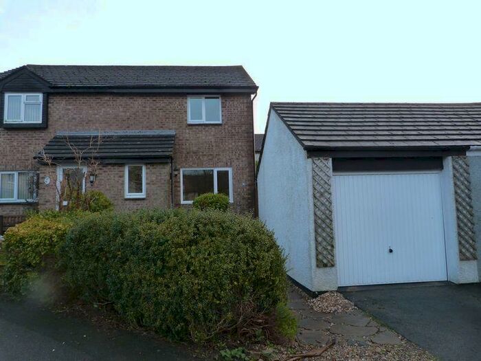 3 Bedroom House To Rent In Hazelwood Road, Callington, PL17